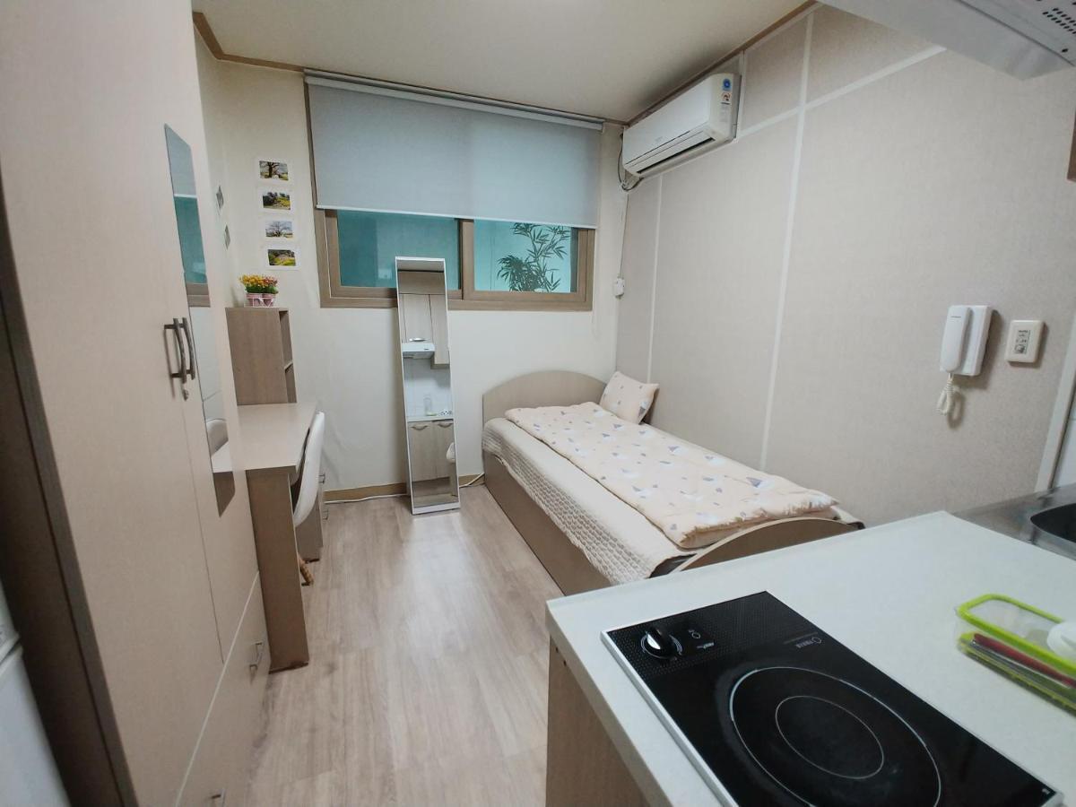 Hongdae Sinchon Yeonhui House B Floor Apartment Seoul