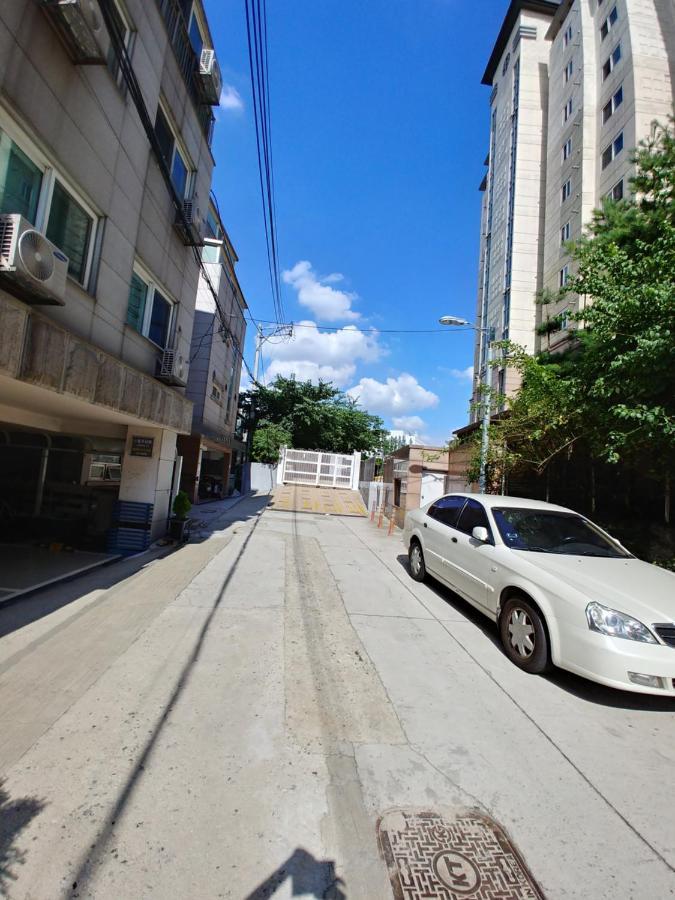 Hongdae Sinchon Yeonhui House B Floor